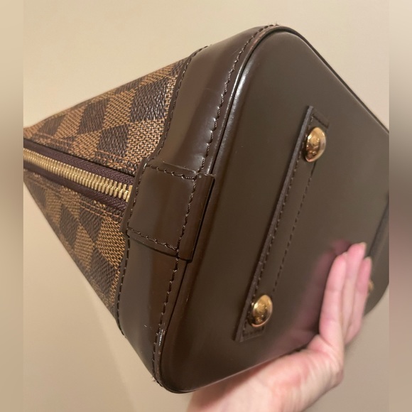 Louis Vuitton Alma PM Damier Ebene with dust bag, keys, receipt. Retail $2500 - Picture 8 of 12